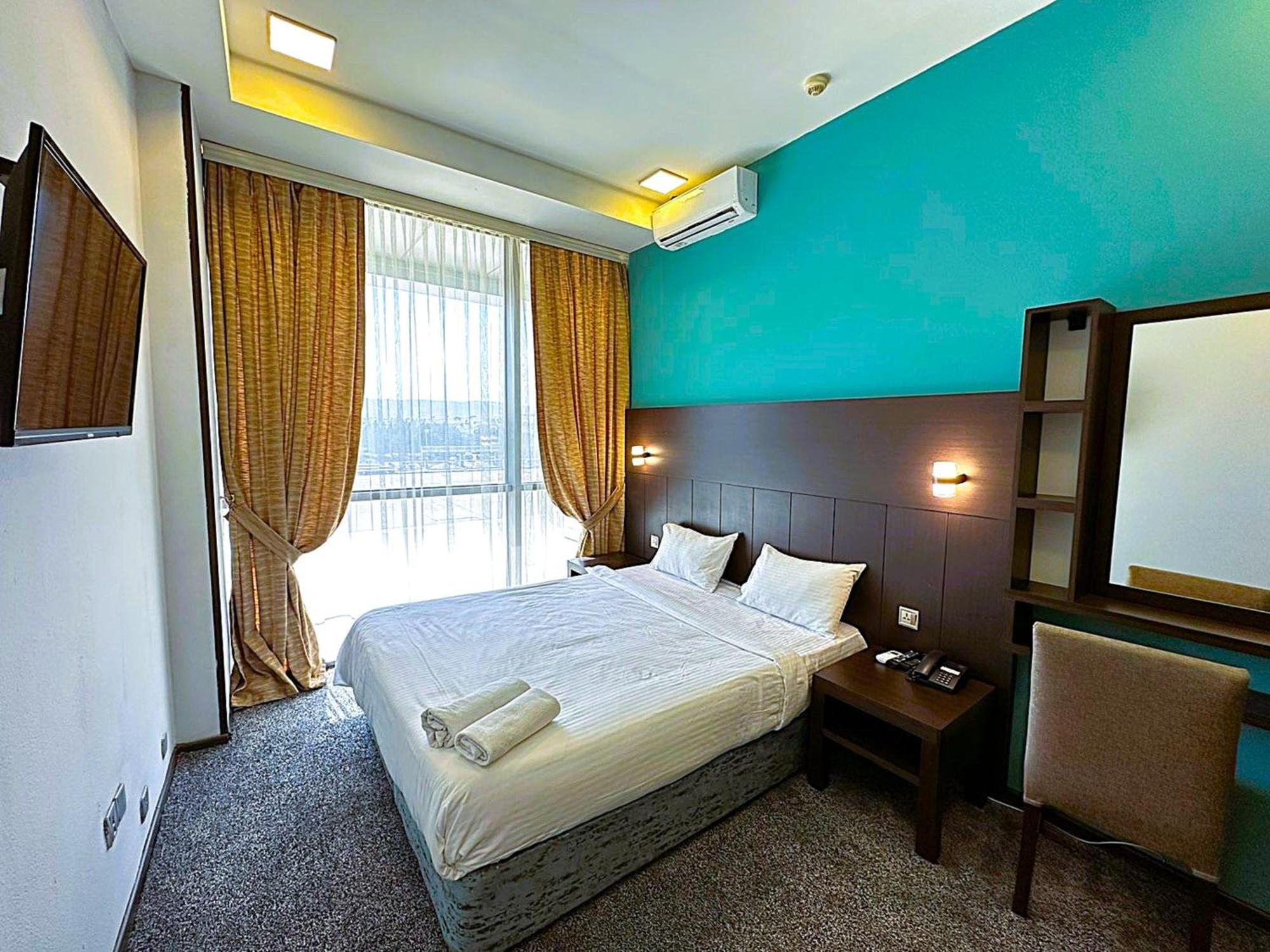 Crossway Hotel Masazir Exteriör bild